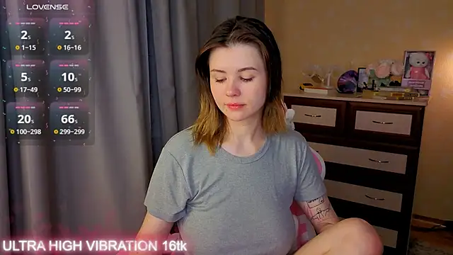 cutie mili online show from November 12, 1:20 pm