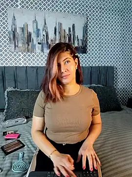 scarlett moore online show from November 12, 2:48 pm