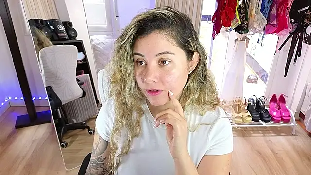 Tawny cox online show from March 18, 9:47 am