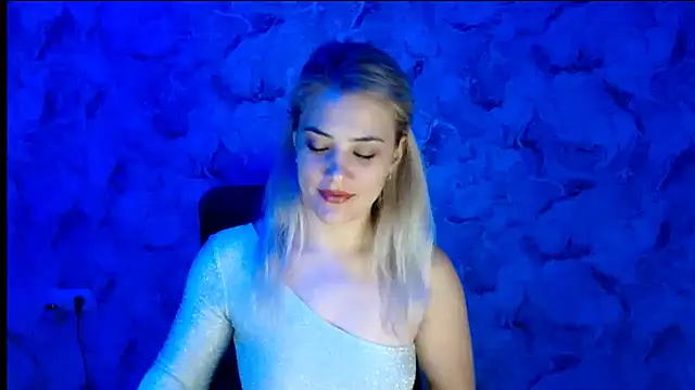 Snapshot of nika_gold1 chatting on October 7, 2:43 pm nika gold1 online show from October 7, 2:43 pm