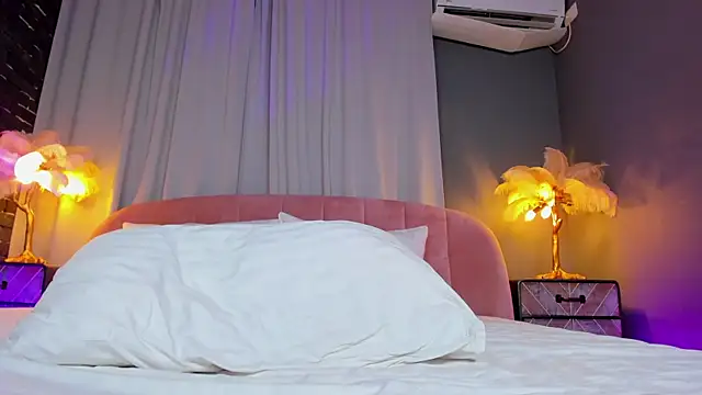 AmedeeaBanks online show from July 18, 8:22 pm