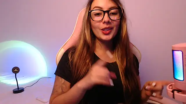 lalawhitte online show from September 19, 10:42 pm