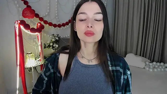 ContinentOfTranquility online show from April 6, 1:05 am