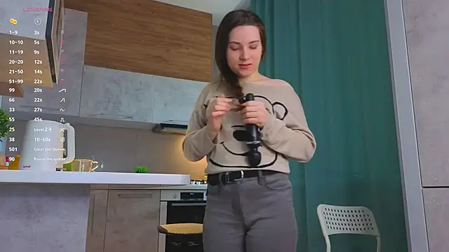 DonnaBurkee online show from April 13, 5:42 am