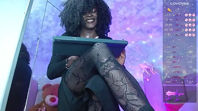 puca ebony online show from November 28, 8:12 pm