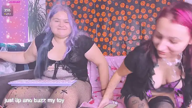Snapshot of Freakcute_ chatting on October 23, 2:23 pm Freakcute  online show from October 23, 2:23 pm