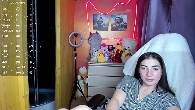 Fiery Brunette  online show from November 5, 12:54 pm