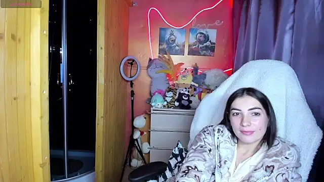Fiery Brunette  online show from June 24, 11:53 am
