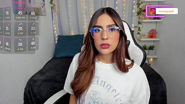 HazzelGray online show from January 8, 2:10 pm