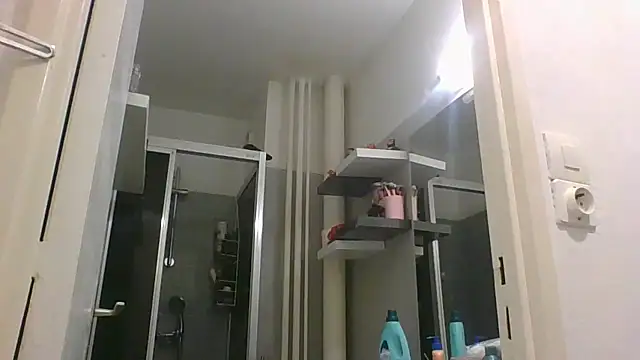 Linaluxa online show from January 13, 6:45 pm