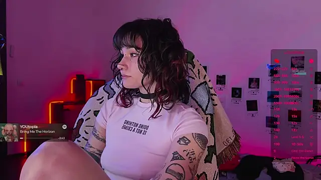 Snapshot of deadlysweet chatting on October 20, 1:08 am deadlysweet online show from October 20, 1:08 am