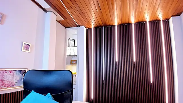 victoria mooree online show from March 7, 4:36 pm