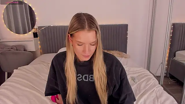 CassieRayss online show from May 9, 5:04 pm