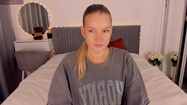 CassieRayss online show from May 28, 1:09 pm