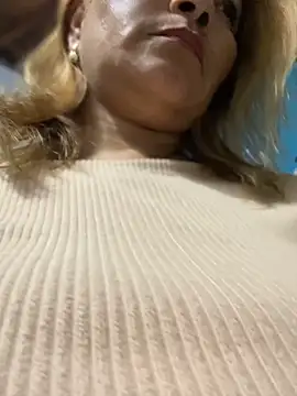 Snapshot of Jlo_69 chatting on September 18, 3:38 am Jlo 69 online show from September 18, 3:38 am