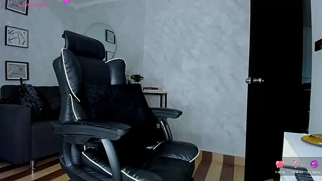 deyy madissonn online show from April 8, 8:55 pm