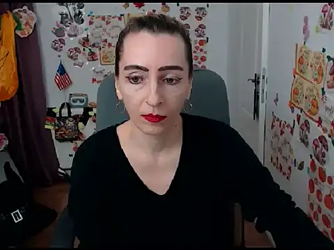 Snapshot of EvelynAngell chatting on October 7, 9:36 am EvelynAngell online show from October 7, 9:36 am