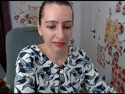 Snapshot of EvelynAngell chatting on September 16, 9:06 am EvelynAngell online show from September 16, 9:06 am