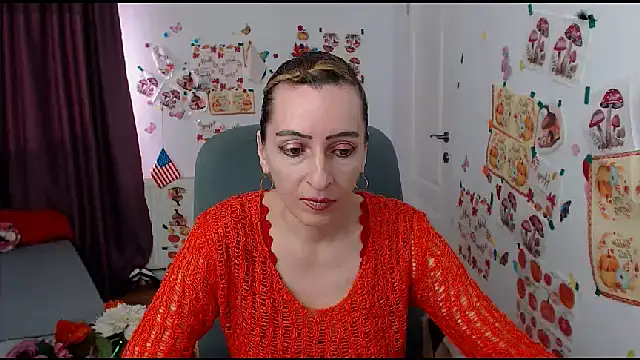 Snapshot of EvelynAngell chatting on September 15, 6:00 am EvelynAngell online show from September 15, 6:00 am