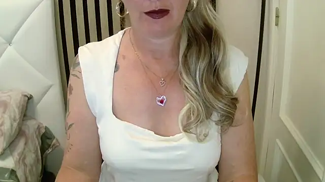 xxNoeliaxx online show from March 9, 8:17 am