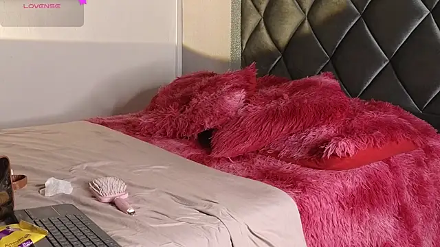 ashley brend online show from February 13, 8:43 pm