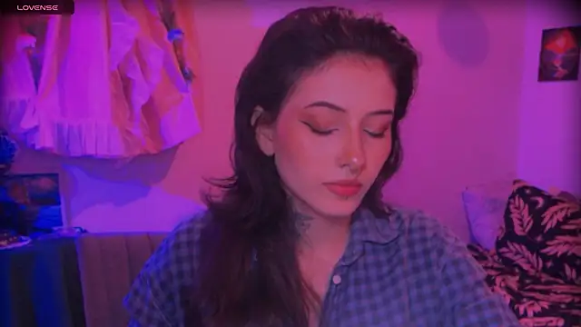 LiliJones  online show from March 28, 7:46 pm