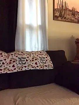 SidneyRaee online show from February 17, 5:01 pm