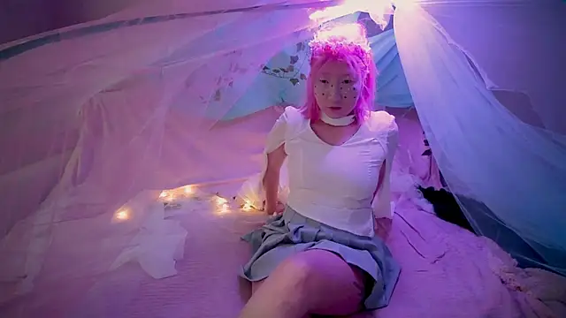 Akemilun online show from October 31, 1:48 pm