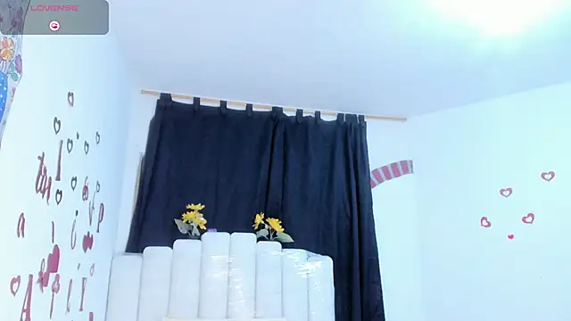 RoxannaBlanche online show from April 13, 12:06 pm