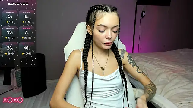 Snapshot of Mariella_Adamss chatting on October 28, 11:16 am Mariella Adamss online show from October 28, 11:16 am