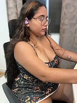 CurlyGirl 1 online show from July 24, 2:53 am