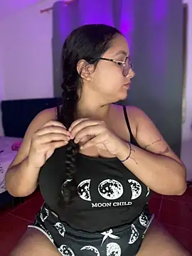 CurlyGirl 1 online show from February 4, 1:41 am