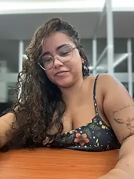 CurlyGirl 1 online show from July 9, 1:41 am