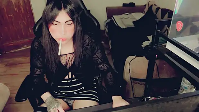 evelyntvsexy online show from July 23, 7:00 pm