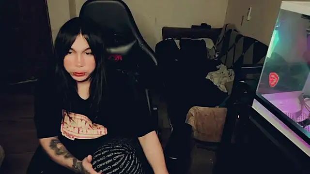 evelyntvsexy online show from July 13, 7:42 am