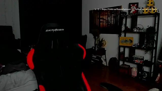 Lisaonthemoon online show from February 25, 7:45 pm