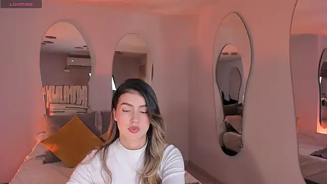 PaulinaSantos  online show from September 10, 7:25 pm