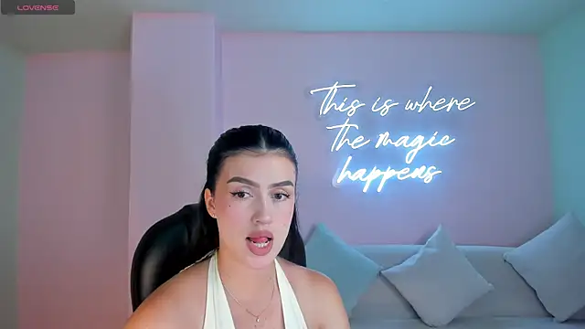 PaulinaSantos  online show from September 25, 7:23 pm