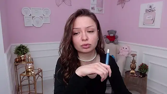 LucySkilar online show from February 15, 5:32 am