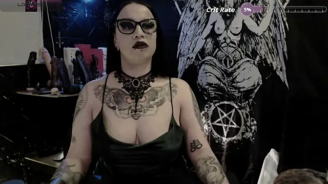 Evil Queen 666 online show from July 16, 6:29 am