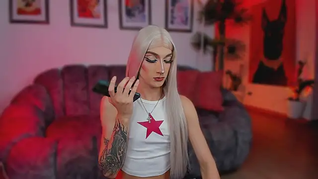 Taylor  foxxx online show from June 12, 6:32 am