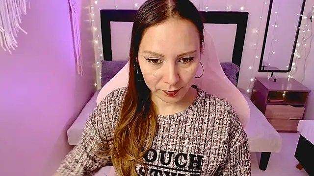 camila delarosa online show from May 5, 4:32 pm