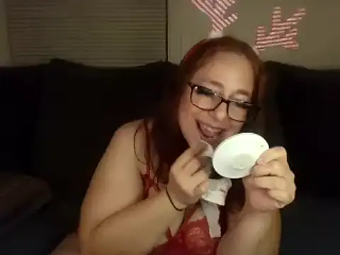 Snapshot of ImTheRealDLW chatting on December 2, 11:22 am ImTheRealDLW online show from December 2, 11:22 am