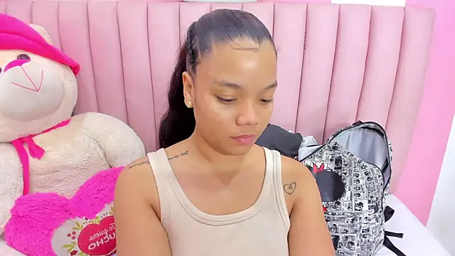 ISABELLA 020 online show from March 16, 12:20 pm