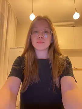 Eva Weyne online show from October 12, 8:33 pm