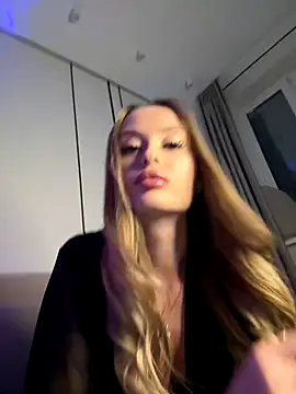 Snapshot of Sweet__Milly chatting on October 24, 2:46 pm Sweet  Milly online show from October 24, 2:46 pm