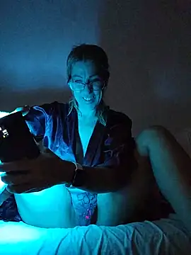 blondyruby online show from June 1, 8:32 pm