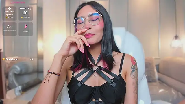 AzuraKindong online show from February 25, 7:45 pm