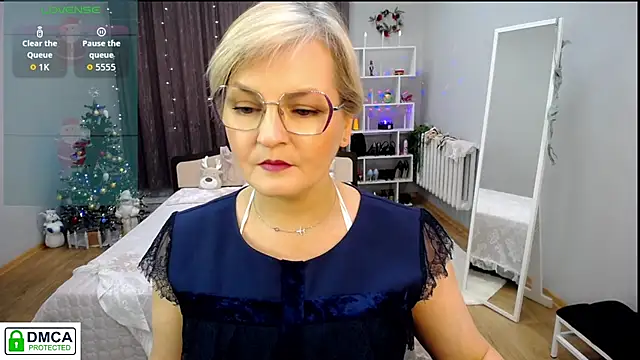 BlondeBrilliant7 online show from December 23, 6:17 am