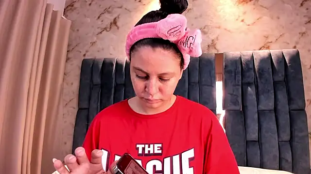 Arii Vga online show from November 9, 5:47 am